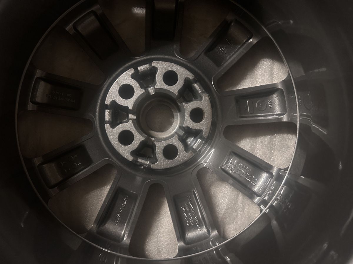 Land Rover Cerchioni: Range Rover Alufelgen – Nuovo e nell'imballaggio originale da Embrach venduto da Kam.84ar 3