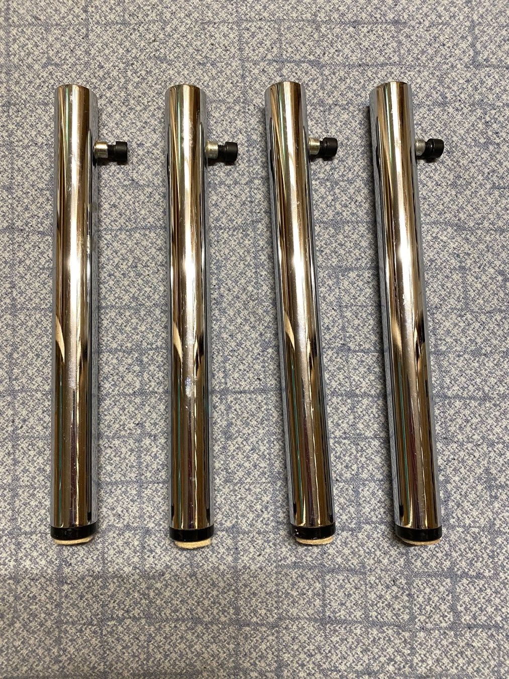 USM Sonstiges Mobiliar: USM Haller Tischbeine kurz 37cm – Neu (gemäss Beschreibung) aus Zürich von glufib