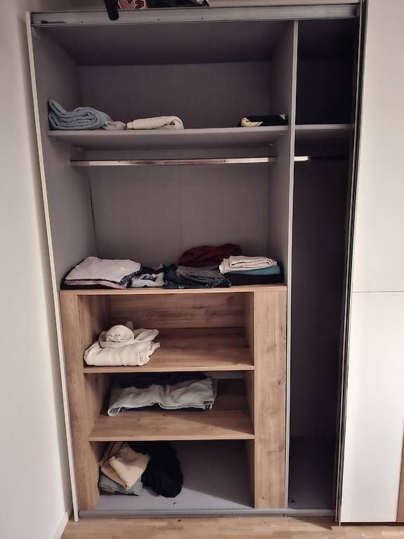 Armoires: Grosser Kleiderschrank – D'occasion à Kreuzlingen par sas_ss9z 1