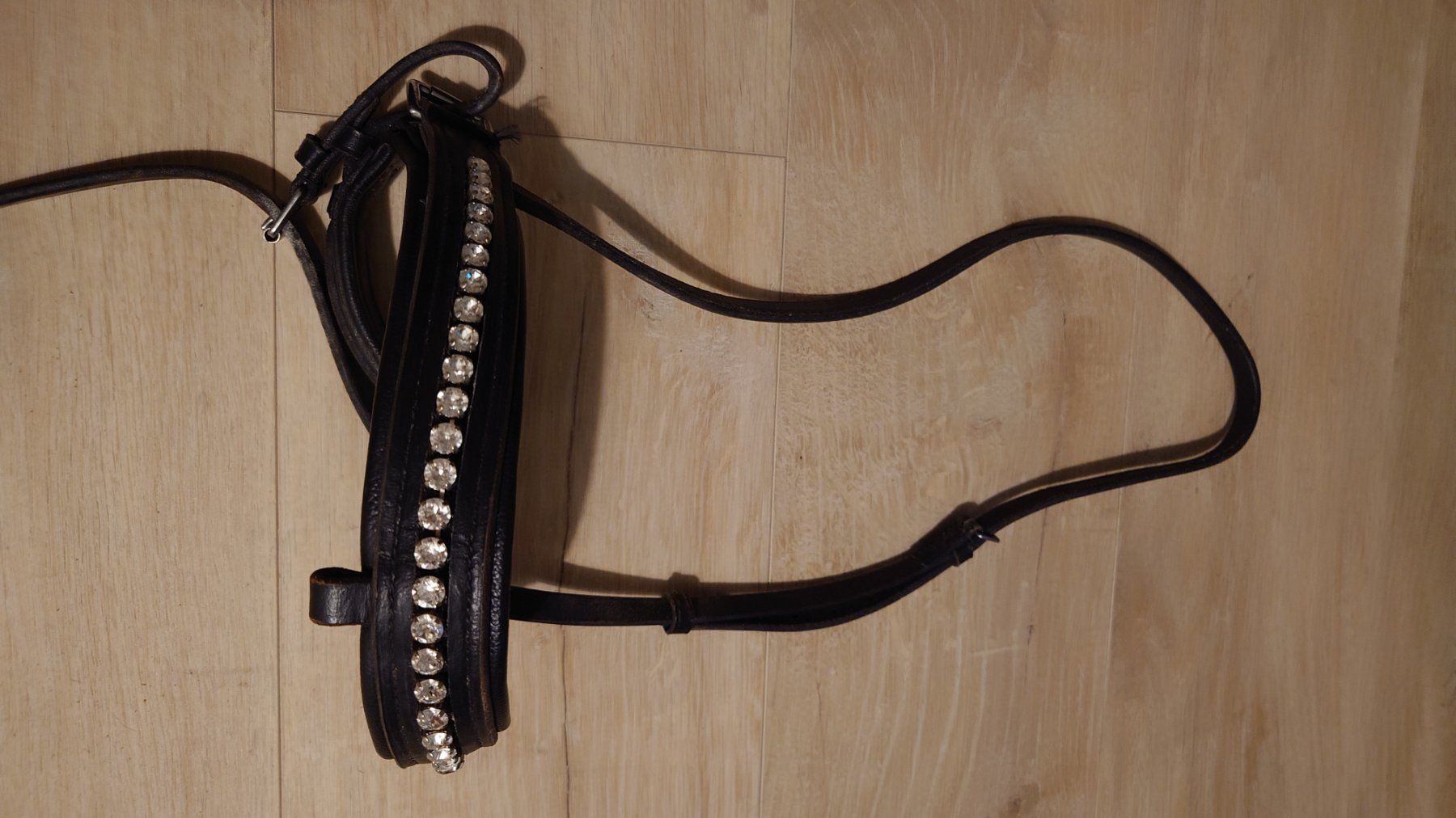 Briglie & Cavezze: Reithalfter mit Steinchen /Strasssteinchen – Usato da Rheinau venduto da Nachtflug8