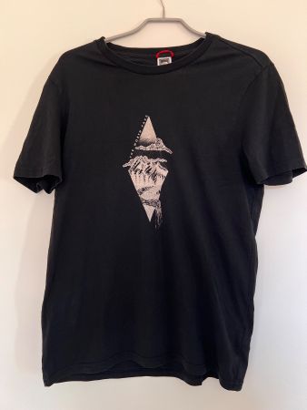 The North Face Herren T-Shirt Schwarz (Grösse M), Berg-Print