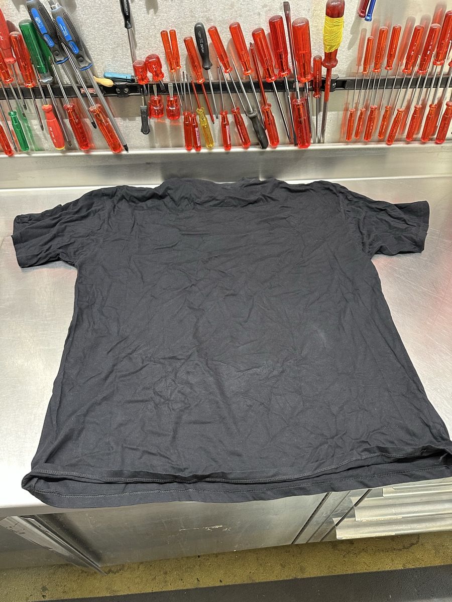 T-shirt: T-Shirt mahan shahidi schwarz – Usato da Schwende venduto da weesli 2