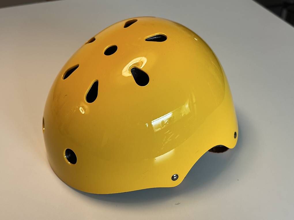 Caschi: Casque enfant Bobbin – Usato da Genève venduto da br_cruzzz 1
