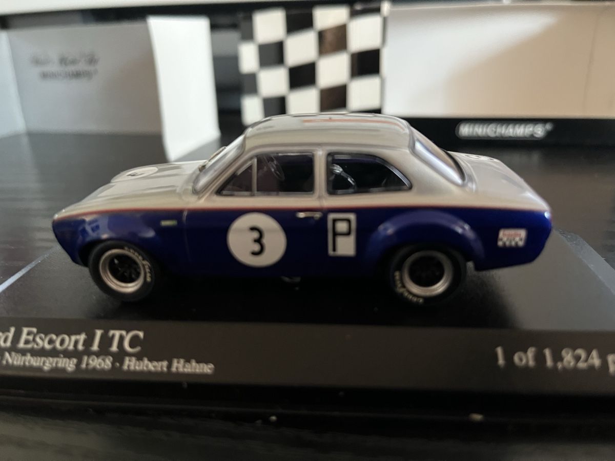 Minichamps Modellini d'auto: Ford Escort. 1:43 Minichamps – Nuovo e nell'imballaggio originale da Rümlang venduto da Papamoll4 2