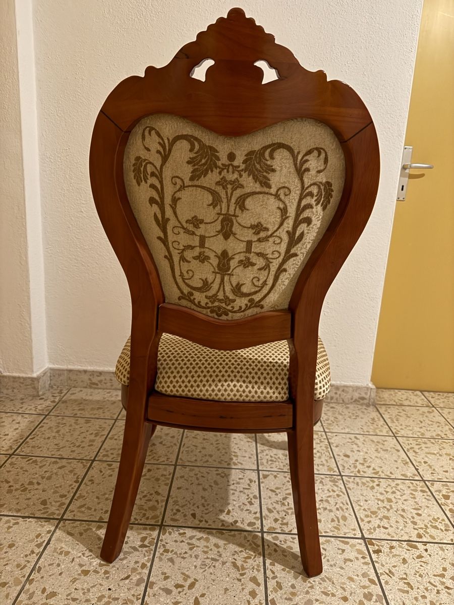 Stühle: Holzstuhl im Barockstil - Einzigartiges Design! – Gebraucht aus Pfäffikon SZ von Tissot-Rado 1