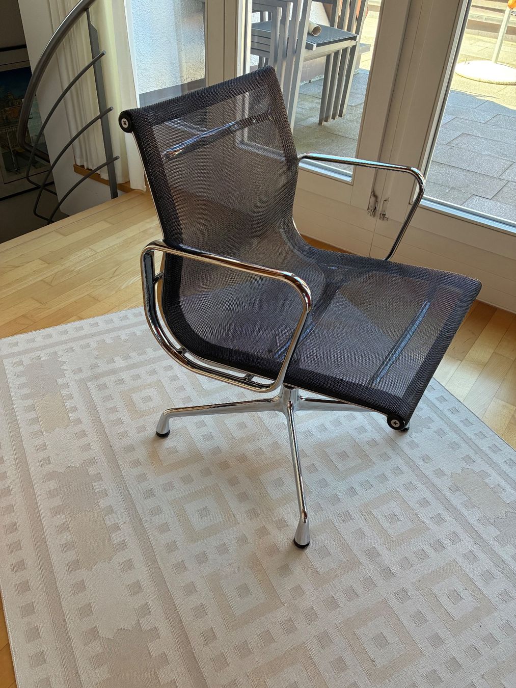 Vitra Sedie: Charles Eames, Aluminium Arbeitssessel - Designklassiker – Usato da Küsnacht ZH venduto da ChristianL43 1