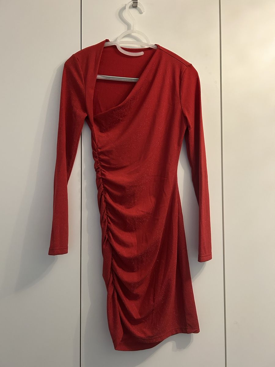 Shein Kleider: Rotes Kleid mit Raffung,  Grösse M – Gebraucht aus Zürich von LeaMilj