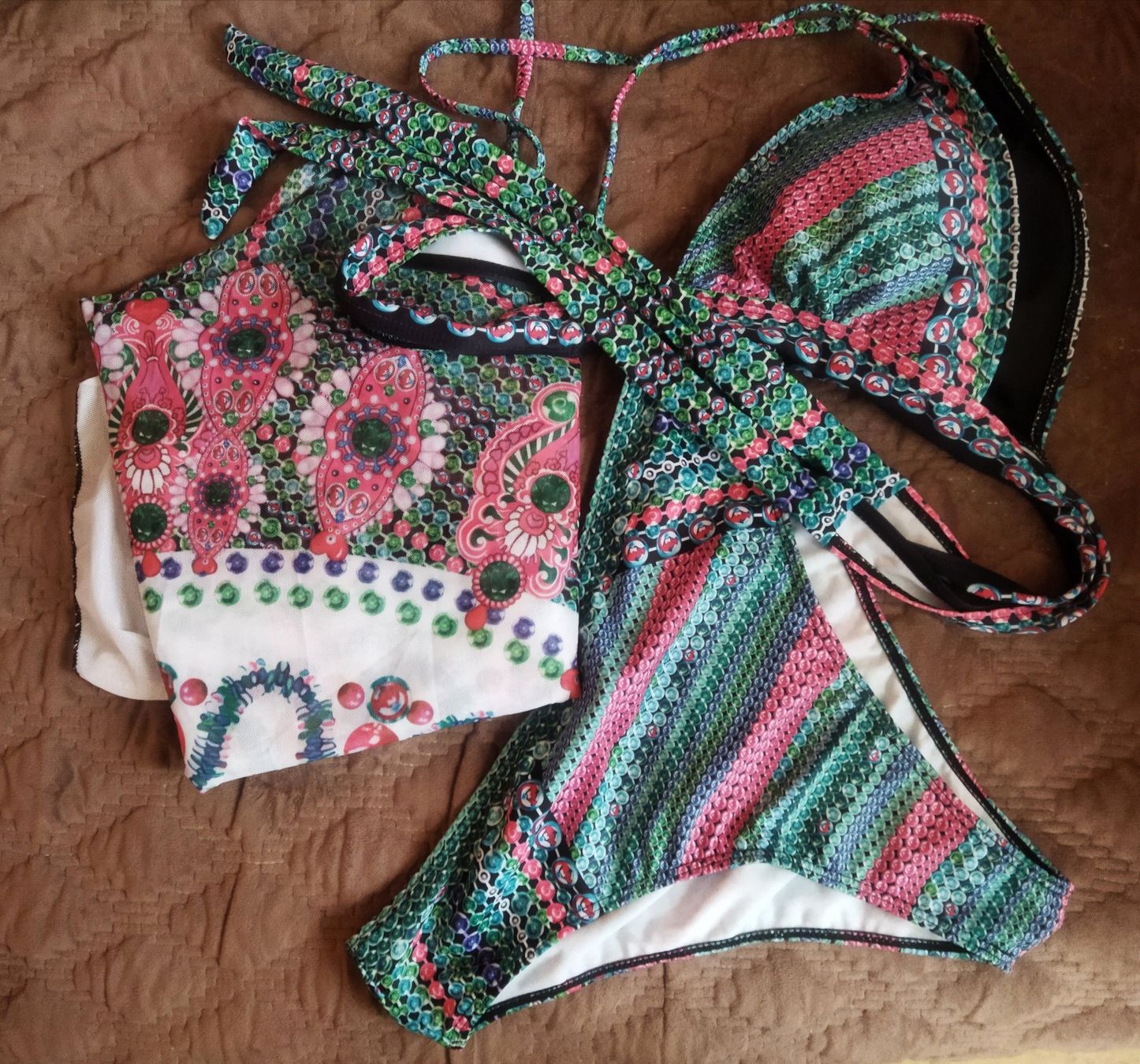 Badekleider & Bikinis: Bikini M/L mit Bindetuch, türkis, pink,blau – Neu (gemäss Beschreibung) aus Wohlenschwil von juliavst