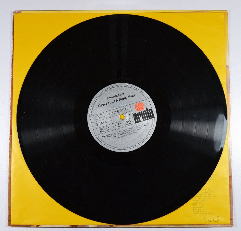 Schallplatten: LP: AMANDA LEAR - Never Trust A Pretty Face – Gebraucht aus Frenkendorf von  3