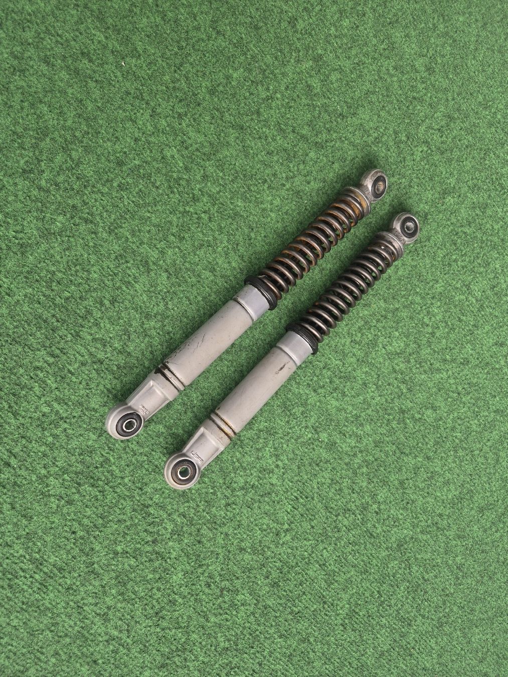 Puch Mofa-Ersatzteile: Puch Maxi S Stossdämpfer 30cm – Gebraucht aus Belp von intru 2