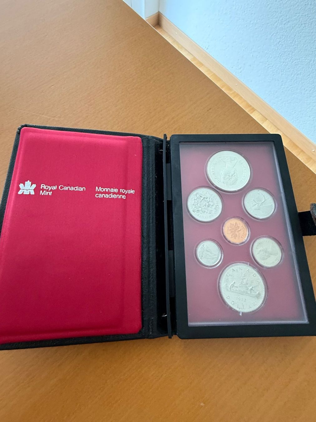 Tutti le monete: Kanada Münzset/Satz 1982, Etui, Top – Usato da Fehraltorf venduto da bruggin 8