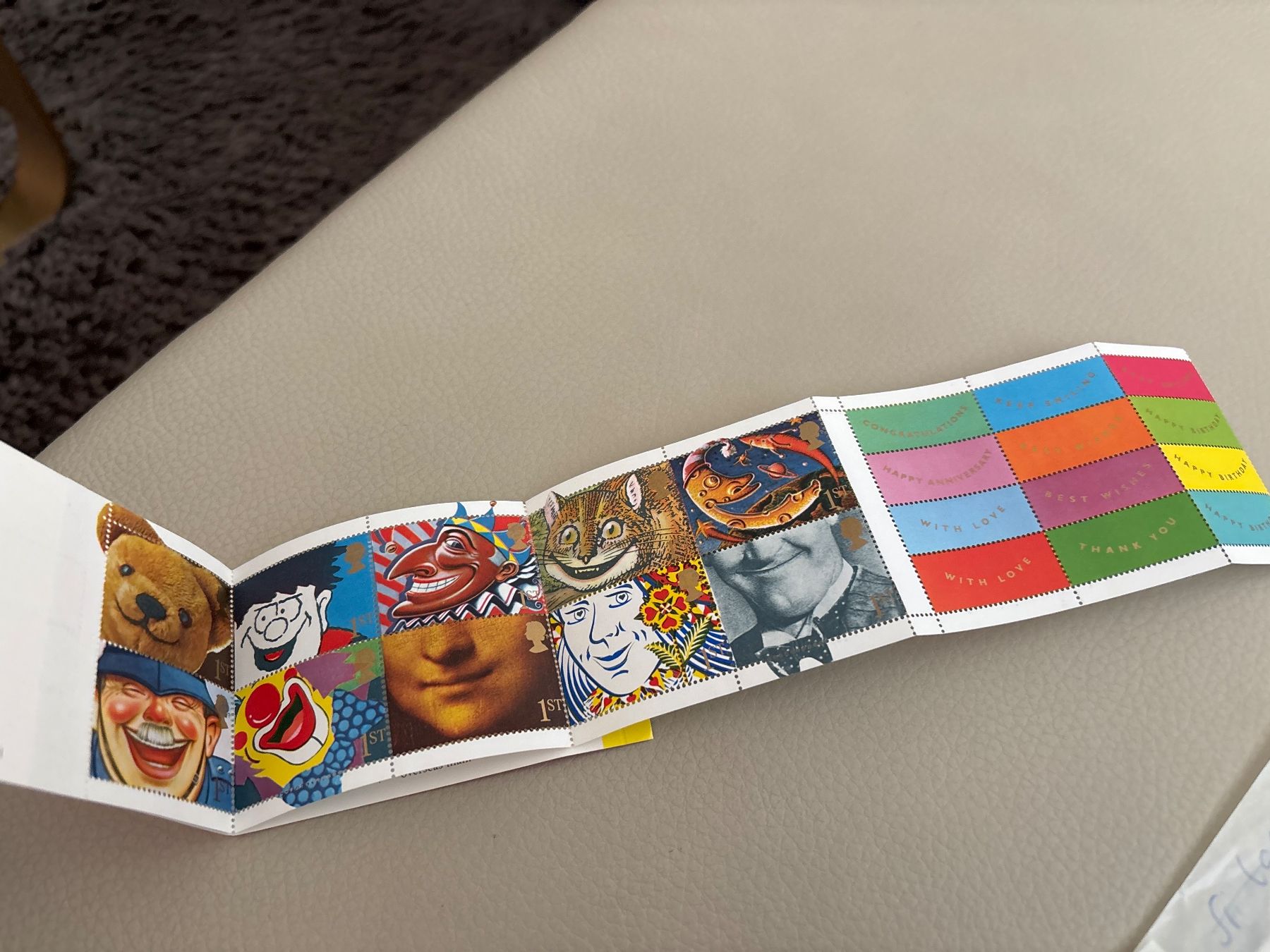 Tutti i francobolli: 10er Pack Briefmarken "First Class Greetings", Royal Stamp – Nuovo e nell'imballaggio originale da Zürich venduto da engebrunau 1