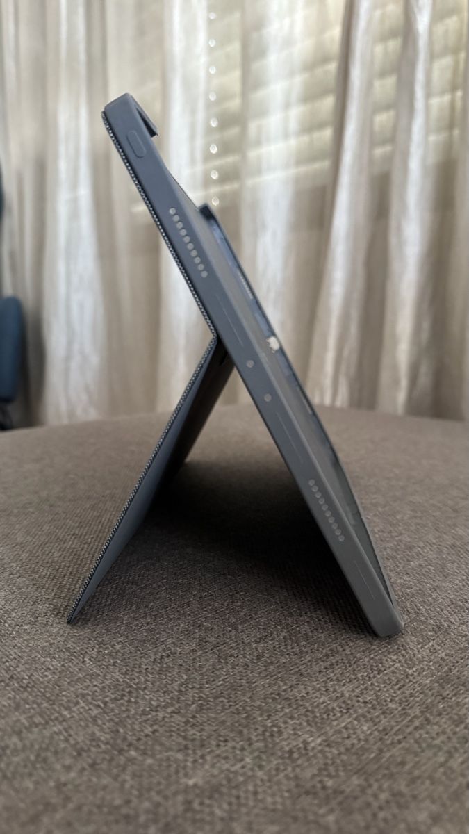 Logitech Claviers: iPad Pro 12.9 (5/6. Generation) LOGITECH Combo Touch (CH) – D'occasion à Uitikon Waldegg par marceesha 3