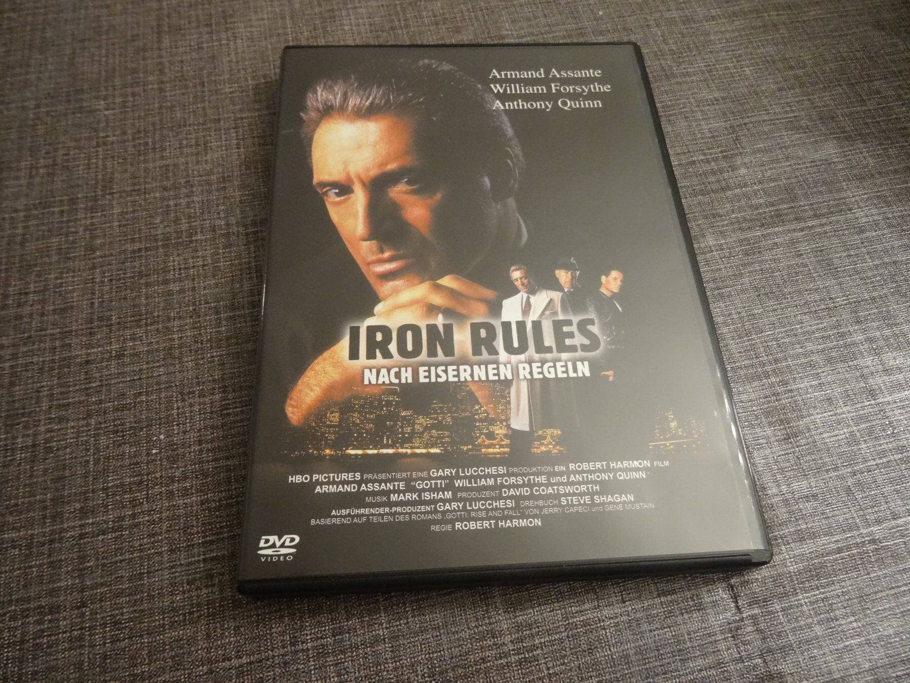 Tutti i DVDs: DVD Iron Rules - Nach eisernen Regeln – Usato da Olten venduto da Disc-Verkauf