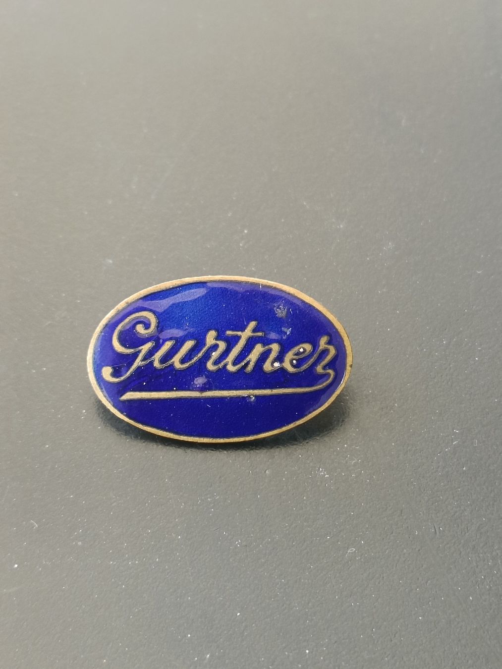 Placchette & Badge: Altes Abzeichen / Traktoren - Gurtner Emailliert ca. 1930 – Usato da Brugg AG venduto da Ente015