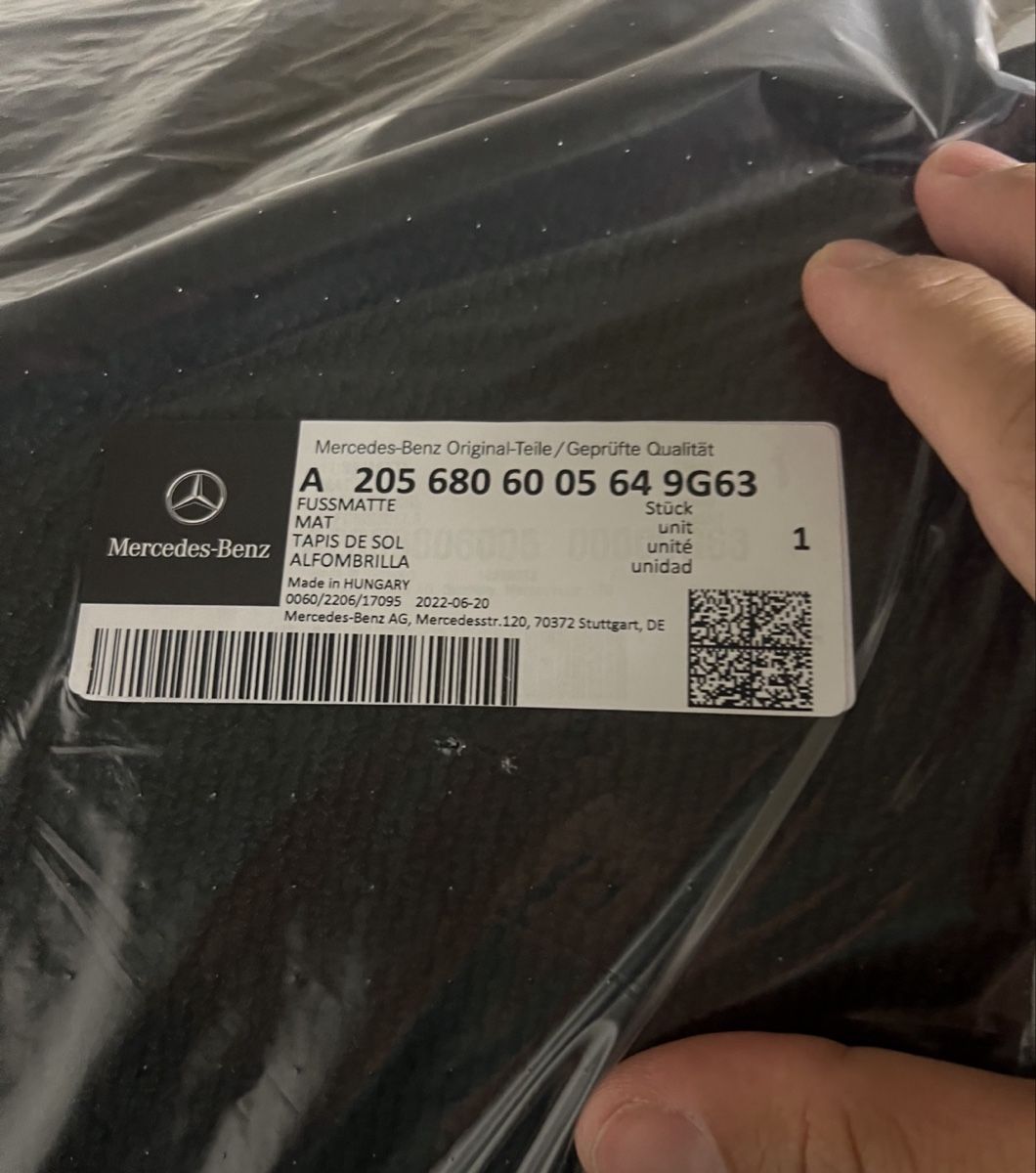 Mercedes-Benz Teppiche / Matten: Fussmatten NEU original AMG C63s – Neu und originalverpackt aus Gossau SG von 7R360 1
