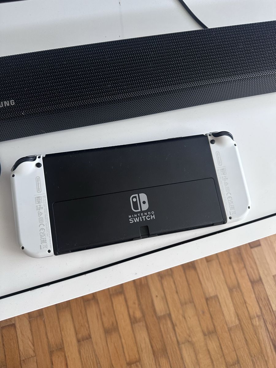 Nintendo Console: Nintendo Switch OLED Konsole weiss mit Hülle – Usato da Jona venduto da Lulu3105 2