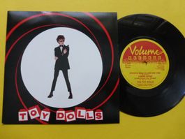 Toy Dolls – James Bond (Lives Down Our Street)