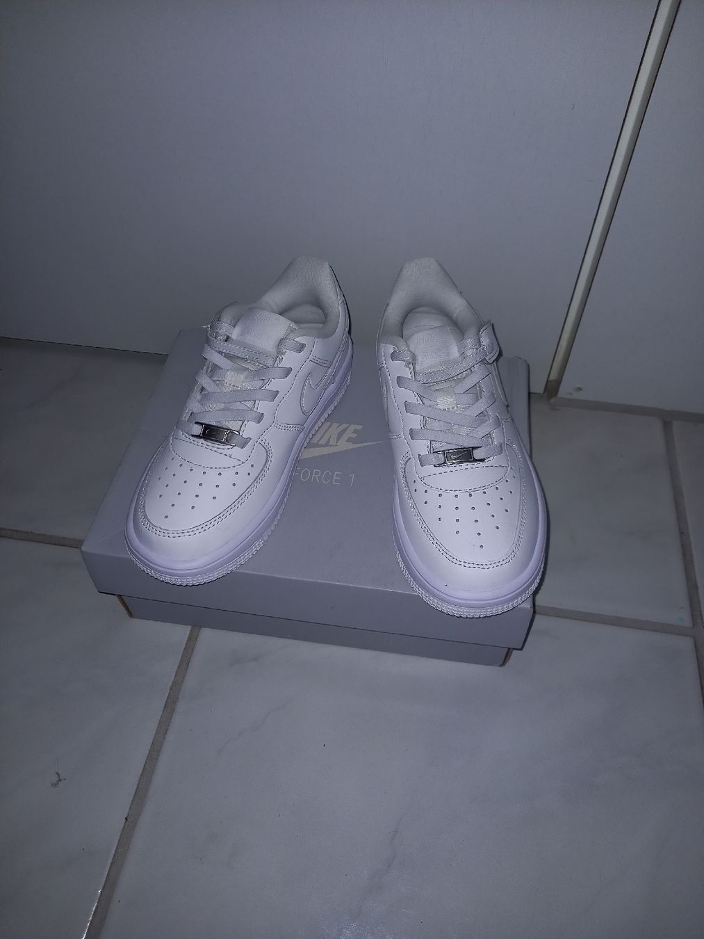 Nike Herrenschuhe: Nike Force 1 Kinderschuhe Nr 31 – Neu und originalverpackt aus Emmenbrücke von corinne041