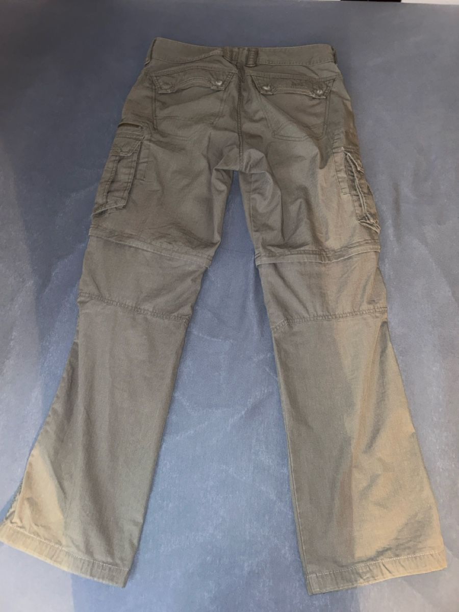 Pantaloni: Cargo Hose – Usato da Oberwil (Dägerlen) venduto da Pascal17 1