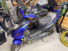 Suzuki AY50W (R) Katana