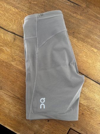 ON Running Short Tights Erewhon Grösse S neu