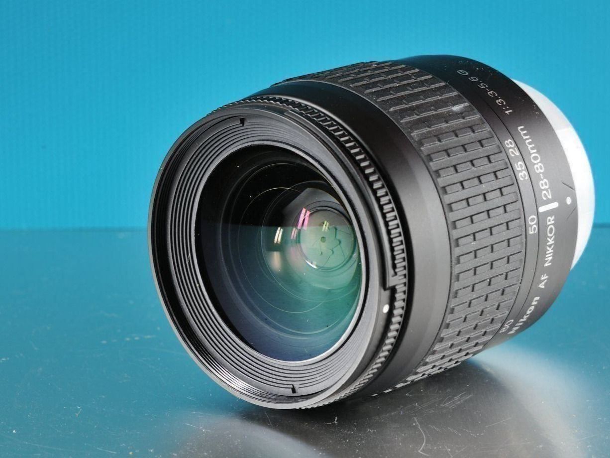 Nikkor Objektive: Nikon Nikkor 28-80 – Gebraucht aus Fleurier von im_ghl