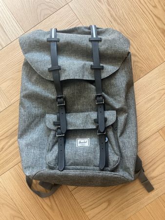 Herschel Rucksack, Modell Little America - neuwertig