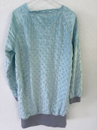 Weicher Handmadepullover in Mintgrün, Grösse 128 Top!