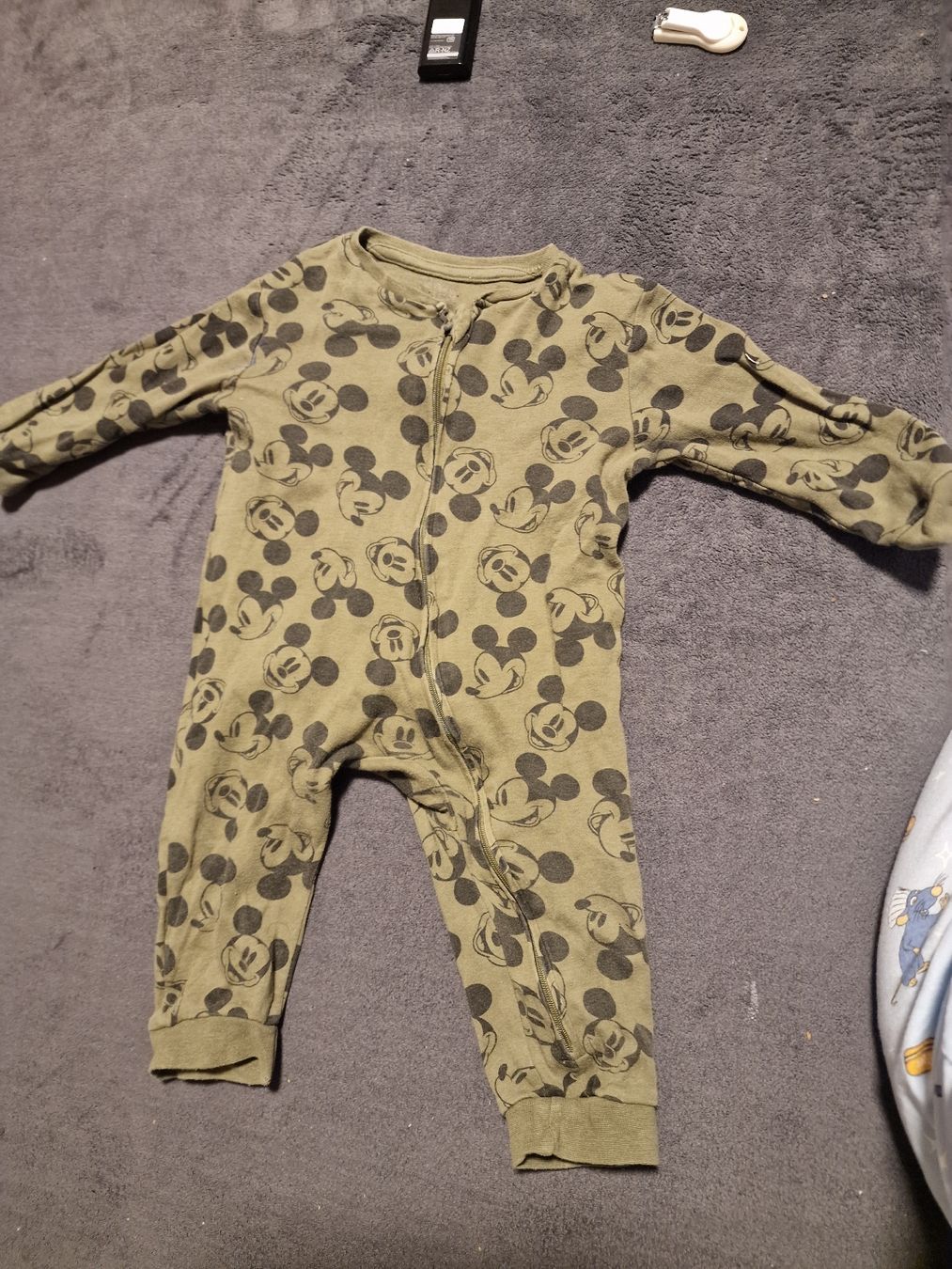 Primark Pyjamas: Mickey Mouse Pijama Grösse 80 – D'occasion à Schliern b. Köniz par Jemy94