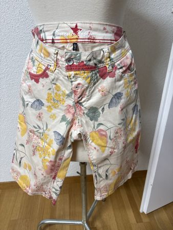 Lässige Blumen Bermuda Shorts Buena Vista Gr. S