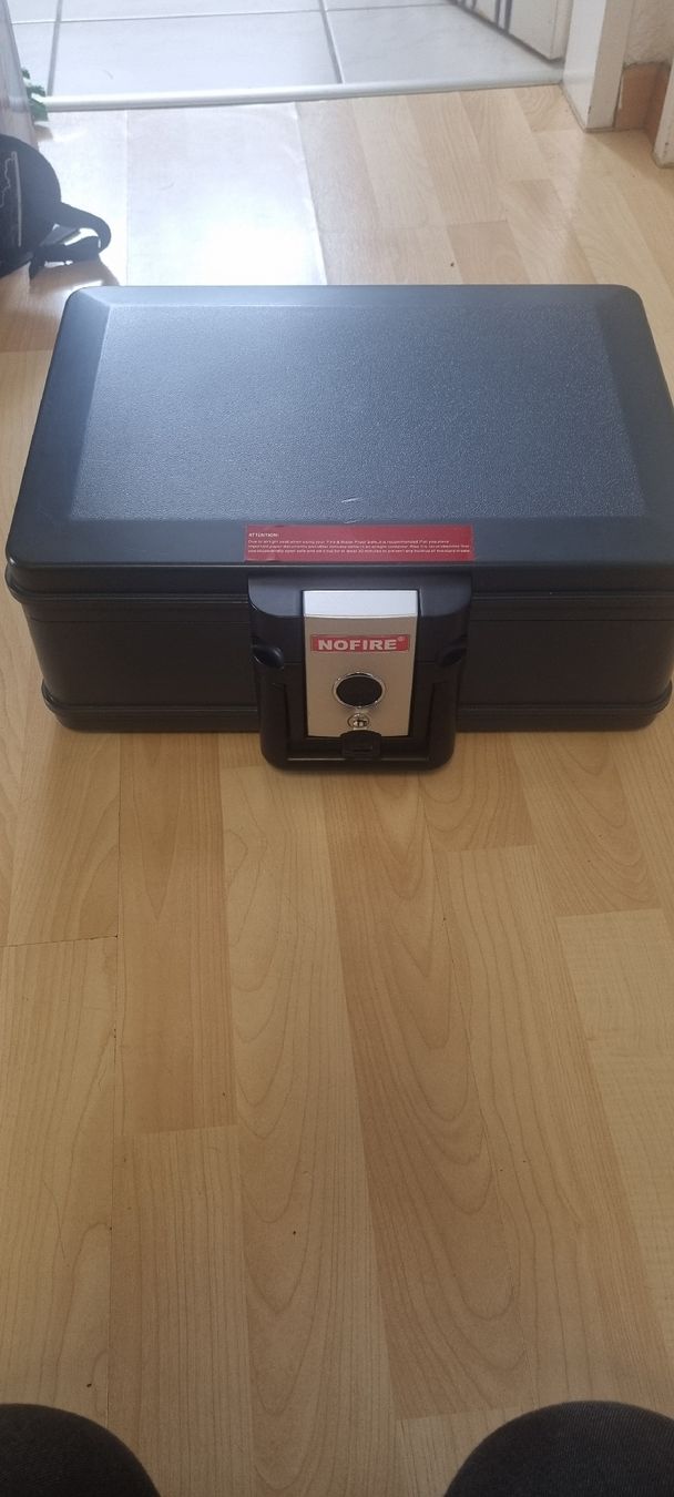 Casseforti: NOFIRE Dokumentenkassette mit Schlüssel – Usato da Tägerig venduto da Zeybek2625 1