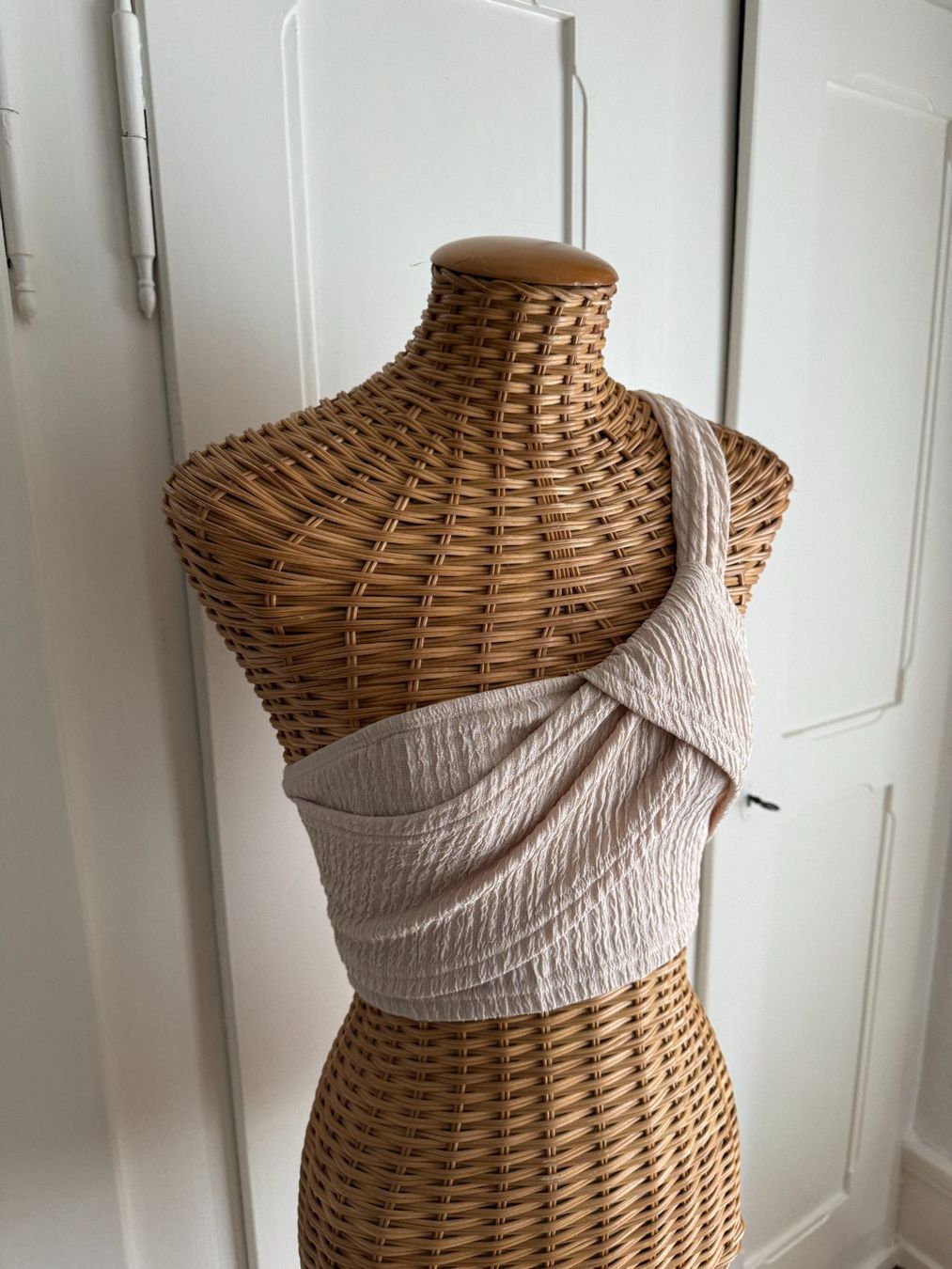 Shein Top: One Shoulder Top nudefarben 34 – Usato da Zürich venduto da Diazaio 1