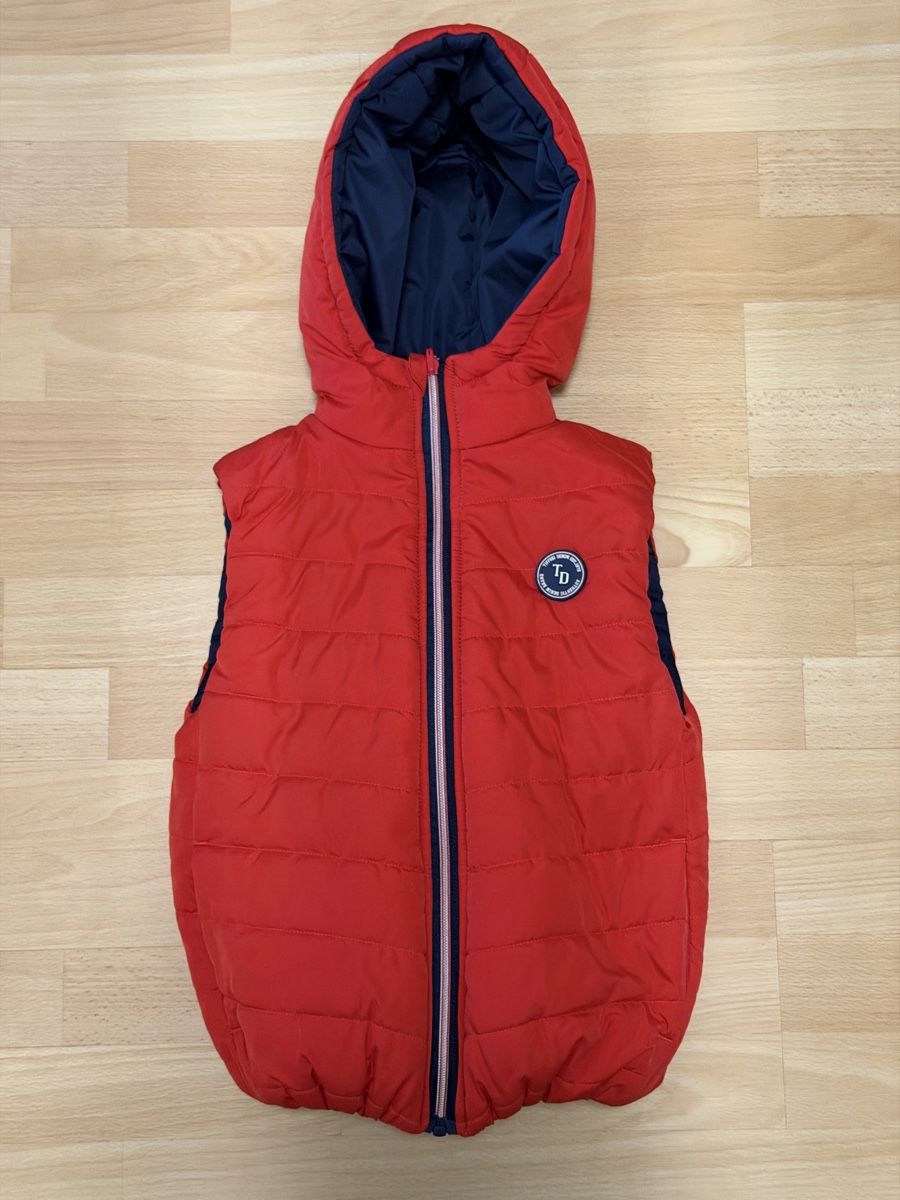 Vestes & Manteaux: Kinder Weste (mit Kapuze) – Neuf (Voir description) à Menzingen par van_wt95 3