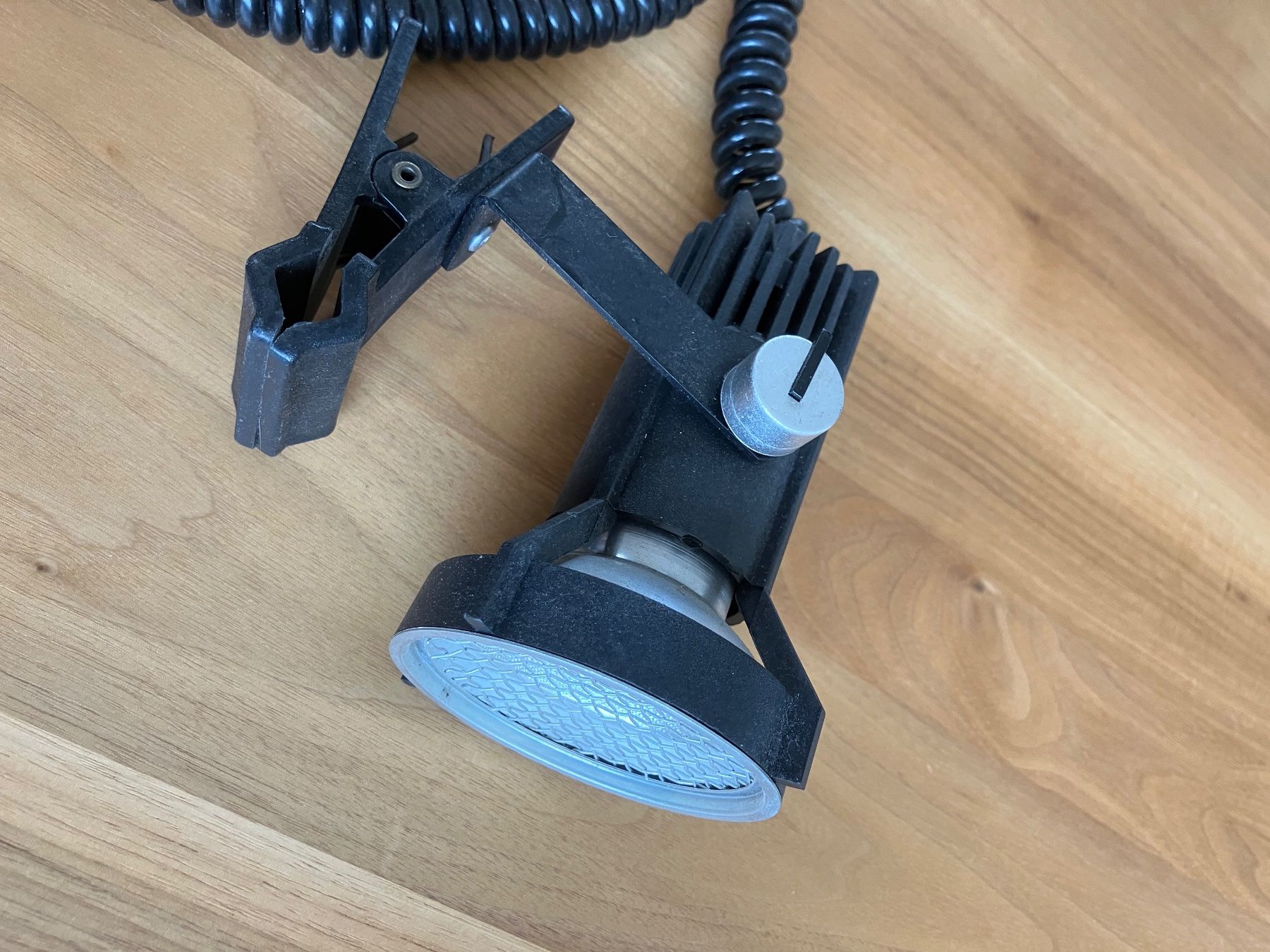 Lampade: Vintage Klemmspot / Lampe mit Spiralkabel, Schwarz 12Volt – Usato da Dintikon venduto da 51rh 4