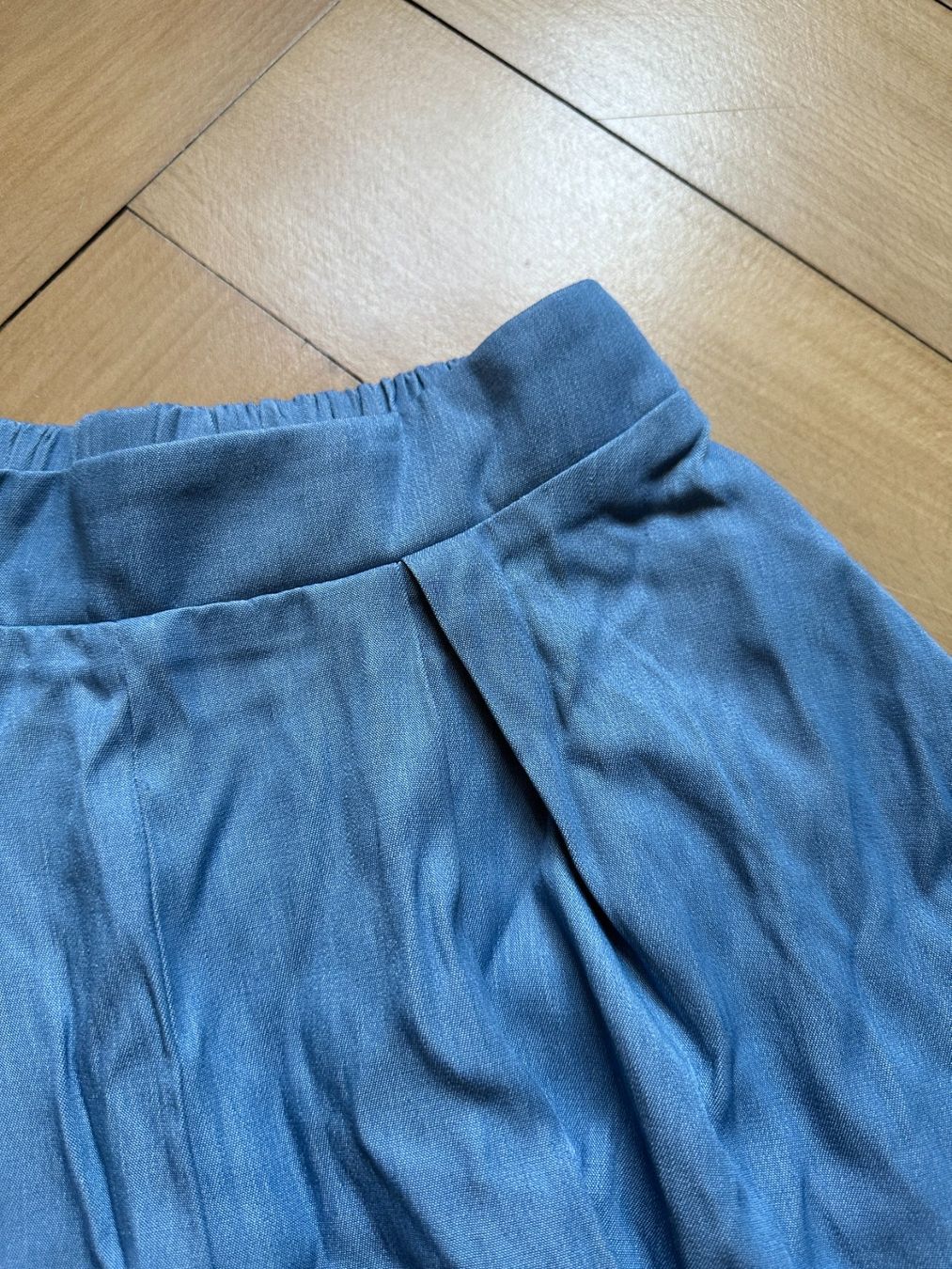 Shein Pantaloni: SHEIN - Shorts hellblau luftig XS – Usato da Zürich venduto da Diazaio 1