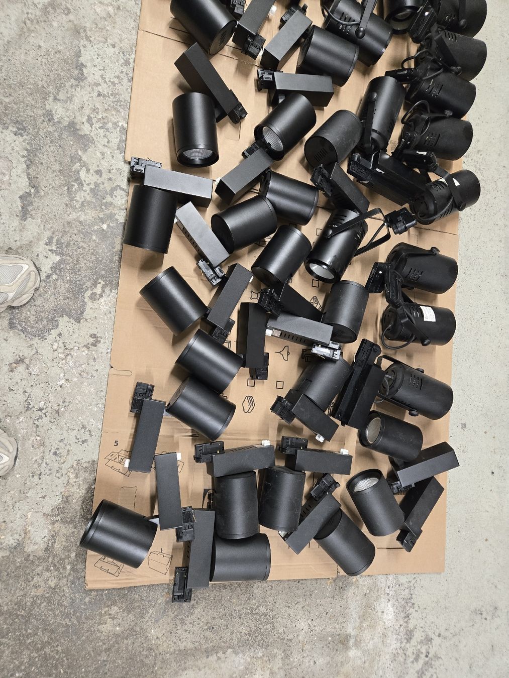 Lampade: Schwarze schienenstrahler 70 stuck – Usato da Geroldswil venduto da narko30 4