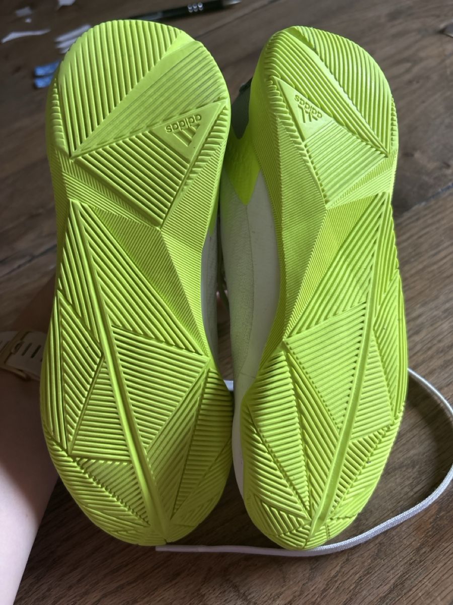 Adidas Chaussures garçon: Adidas Predator Hallenschuhe Grösse 32 – D'occasion à Engelberg par Reslisport 1