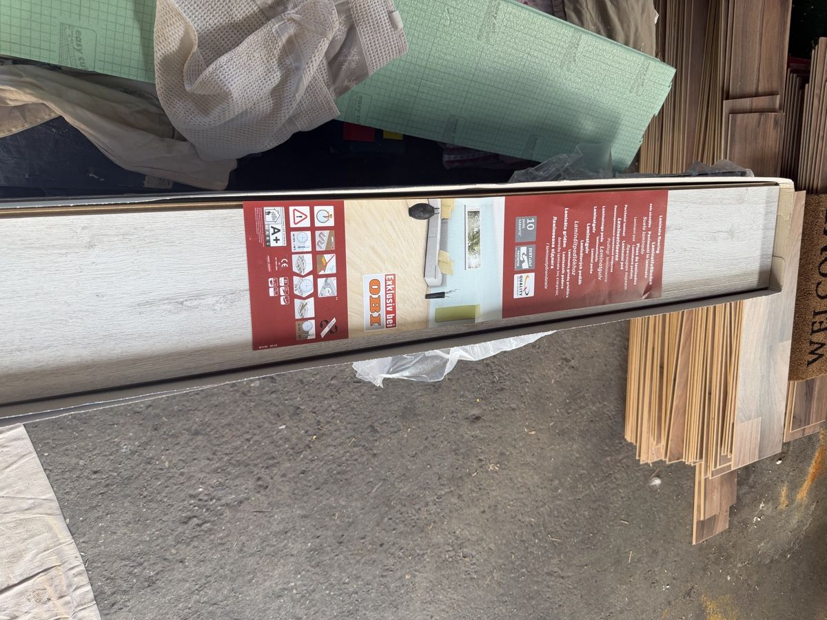 Articoli in legno: Laminatboden Weiss Grau – Nuovo (secondo la descrizione) da Safnern venduto da Sbinchen 3
