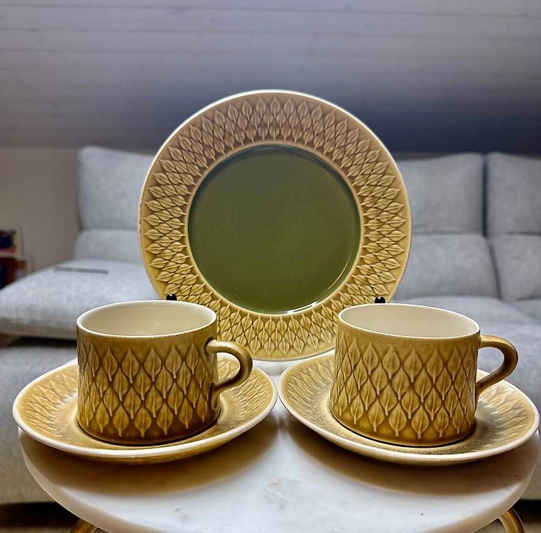 Set di piatti: Quistgaard Denmark  Relief Nissen Set – Usato da Leissigen venduto da SKcool