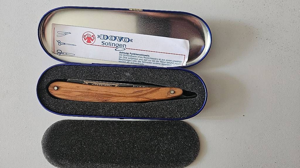 Solingen Coltelli: Solingen Rasiermesser Set – Usato da Rüschegg Gambach venduto da Wattify