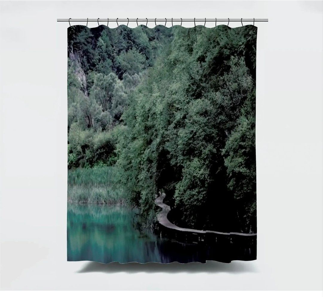 Poster & Bilder: Rideau de douche Juniqe paysage forêt et lac – Gebraucht aus Fribourg von cle_d9yy 1