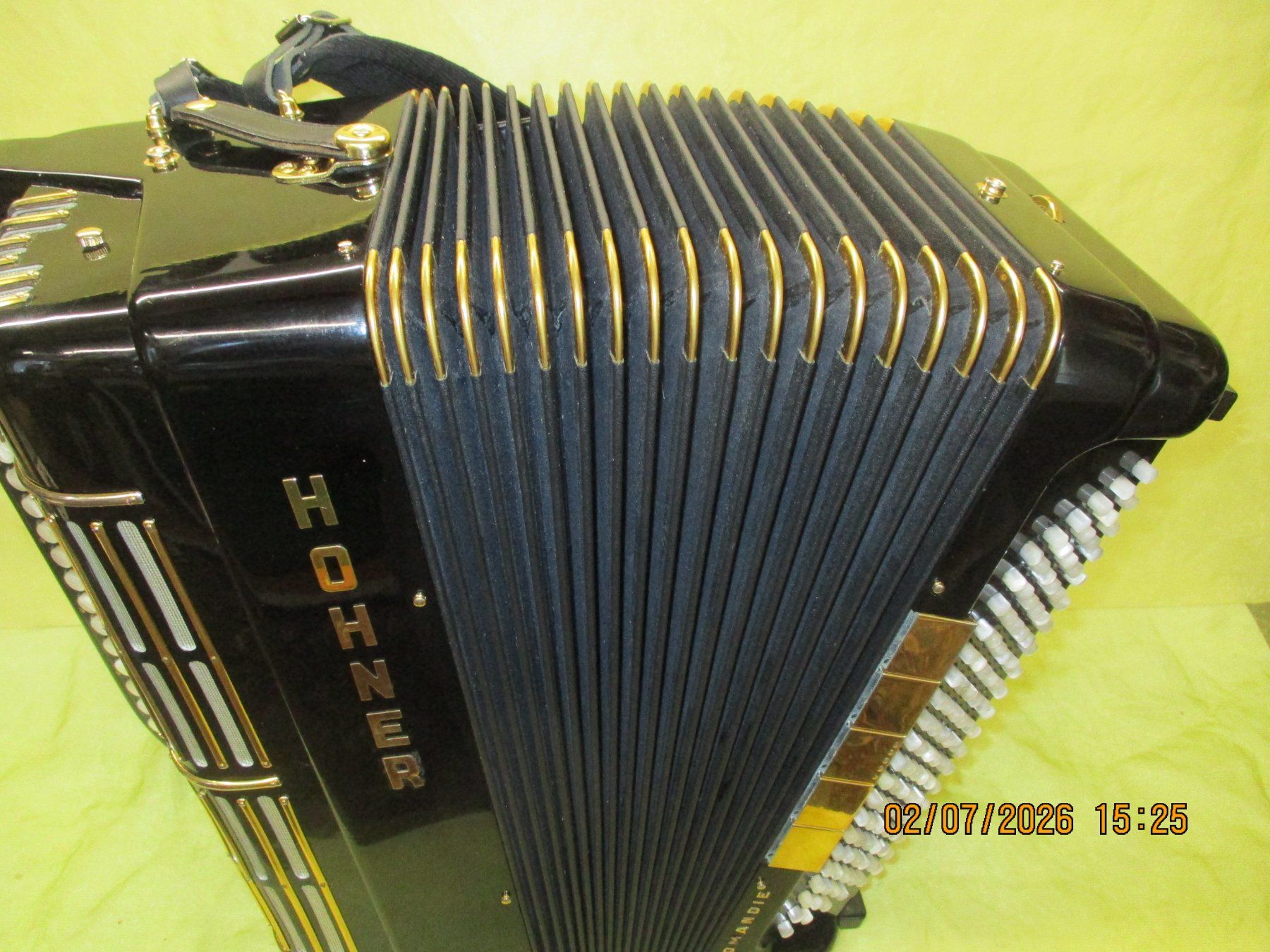 Hohner Instruments de musique: Akkordeon Hohner Romandie 3+3 – D'occasion à Jegenstorf par Oktavio 5