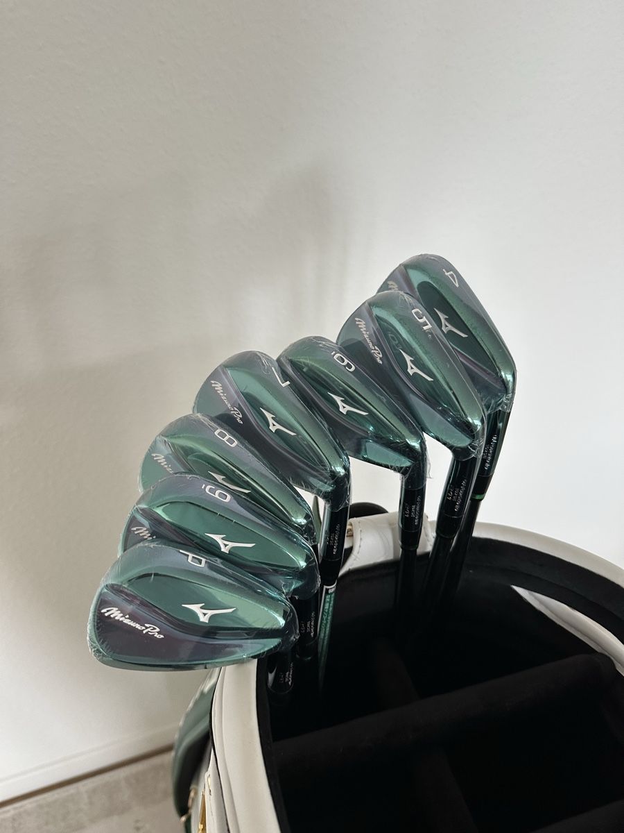 Mizuno Mazze & Set: Mizuno Pro 241 Azalea Edition 4 - PW – Nuovo e nell'imballaggio originale da Unterägeri venduto da Maitrepo 2