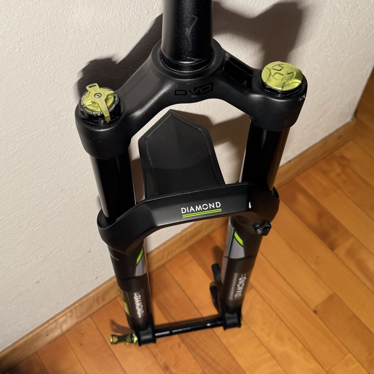 Pezzi di ricambio: DVO Diamond 110 Boost Fork – Usato da Embrach venduto da whi_j7l9 7