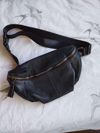 Coole schwarze Leder Bauchtasche - guter Zustand!