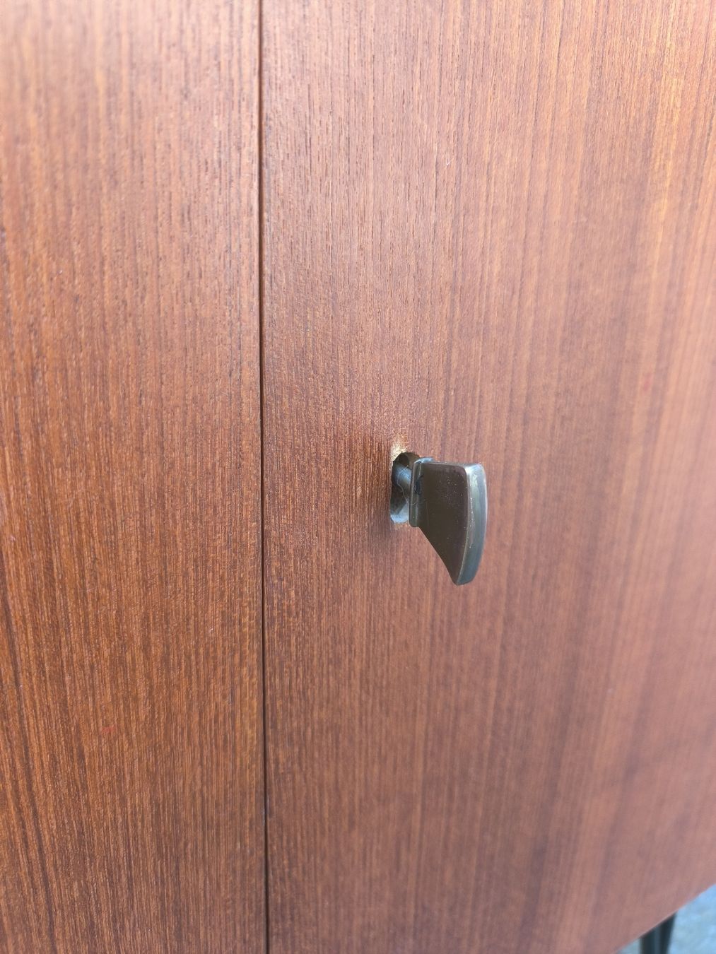Kommoden: Kommode Swiss Form in Teak – Gebraucht aus Basel von Patts_Lampenfieber 3