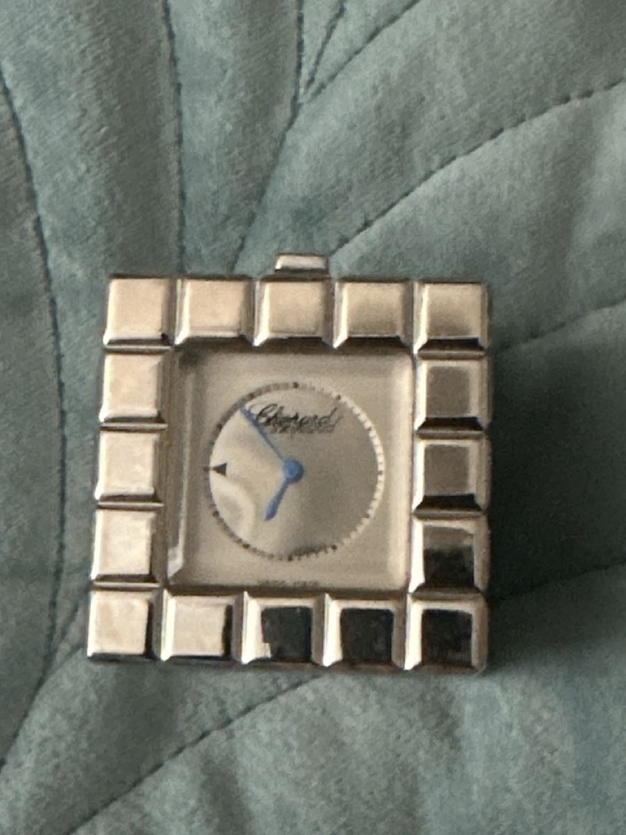 Chopard Wecker: Chopard Cube Uhr Wecker Metall – Gebraucht aus Baar von Edisvik