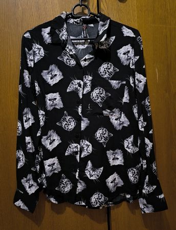 Hemd / Bluse mit Katzenmuster - Gothic, Emo, Punk