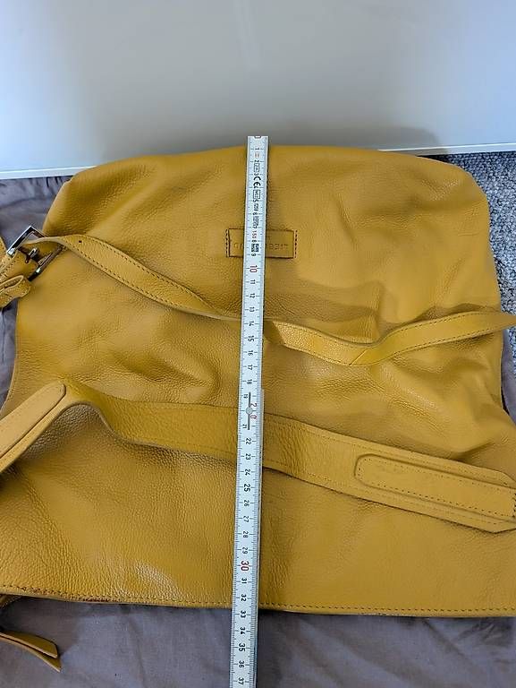 Liebeskind Borse: Ledertasche Liebeskind Berlin Senfgelb – Usato da Konolfingen venduto da Honey870 1